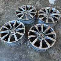 Cerchi in lega R17 originali volkswagen
