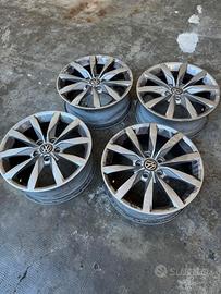 Cerchi in lega R17 originali volkswagen