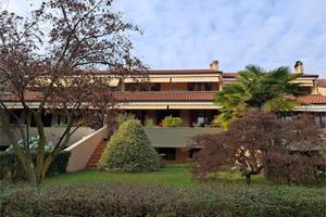 LESA (Villa a Schiera con Giardino e Taverna )