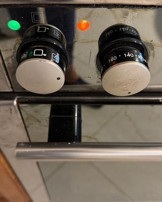 Cucina a gas con forno elettrico