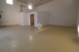 MAGAZZINO A PORTO MANTOVANO