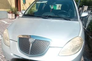Lancia y 2008 
170.000 km 