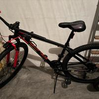 Mountain bike in stato eccellente da uomo