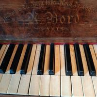 Pianoforte da arredo A. Bord anno 1885 circa