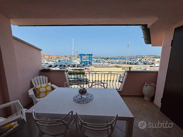 Trilocale fronte porto turistico Palau