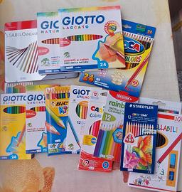 Cancelleria nuova, pennarelli, pastelli e altro