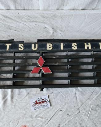 MITSUBISHI PAJERO L040 L044 MASCHERINA ANTERIORE