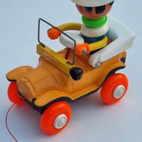 Auto d'epoca Educalux degli anni '70/'80.
