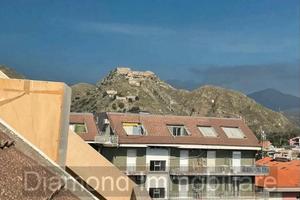 Monolocale panoramico con garage a Calatabiano