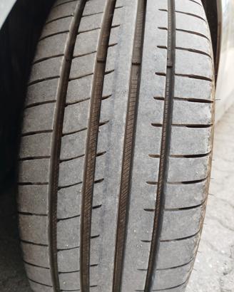 Gomme  225 45 R18 