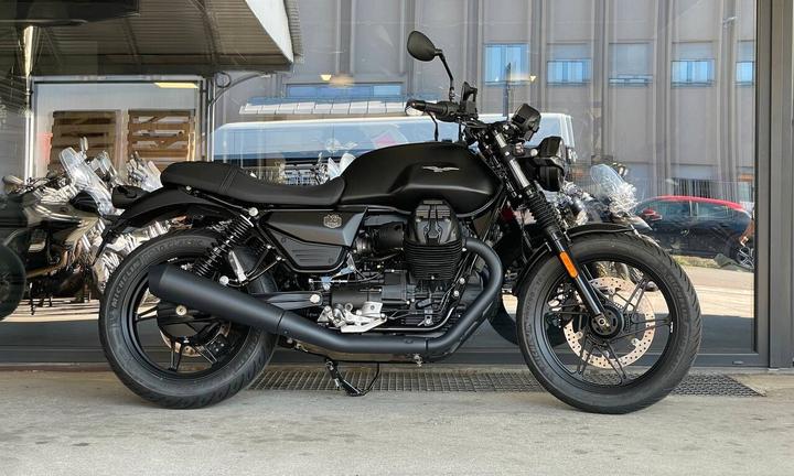 Moto Guzzi V7 850 Stone E5+ - Nero Ruvido - PRONTA