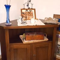 Angoliera in legno massello