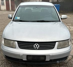 Ricambi usati Volkswagen passat berlina 2.5 d AFB