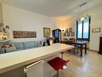 CASA SEMINDIPENDENTE A MONTEVECCHIA