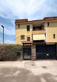 Villa a schiera+giardino+box