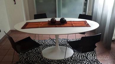 Tavolo ovale bianco Alivar Saarinen