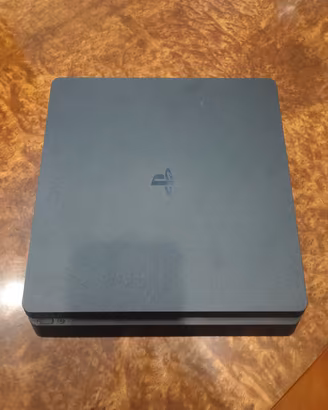 PS4 slim come nuova