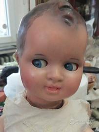 Bambolotto in composizione.