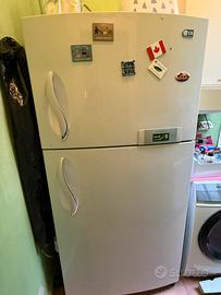 Frigo LG doppia porta, capiente e ben tenuto.