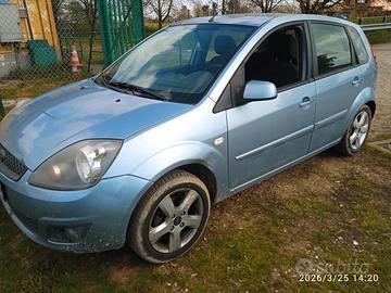 Ford Fiesta ghia 5porte 1.2 benzina 