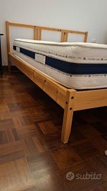 Letto matrimoniale e materasso memory