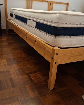 Letto matrimoniale e materasso memory