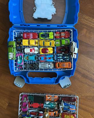 40 hotwheels + valigetta a 2 scomparti