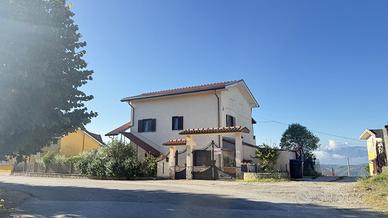 Villa bifamiliare Torre Cajetani