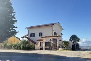 Villa bifamiliare Torre Cajetani