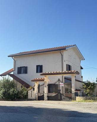 Villa bifamiliare Torre Cajetani