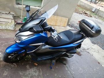Magnifico Scooter Honda Forza 350