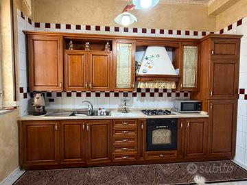 Cucina + credenza vetrina  unico prezzo