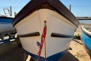 Vela latina in legno