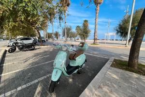 Vespa Primavera 150 ABS verde relax