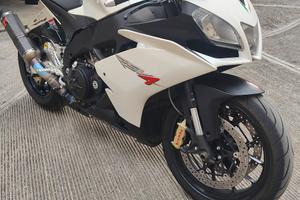 Aprilia RSV4 