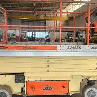 Piattaforma verticale a forbice JLG