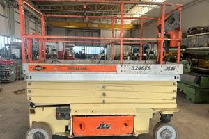 Piattaforma verticale a forbice JLG