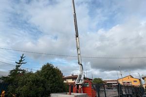 M144 - IVECO DAILY CON PIATTAFORMA CESTA AEREA