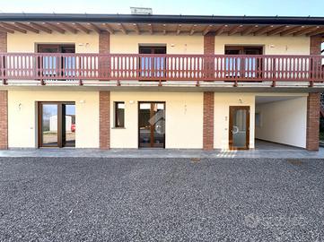 2 LOCALI A CORTE FRANCA