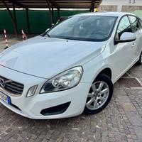 Volvo V60 D3 Geartronic Summum