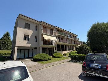 NEGOZIO A ALZATE BRIANZA