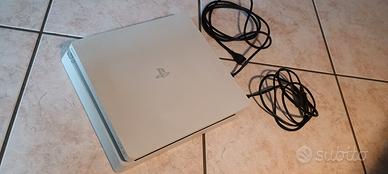 PS4 Slim bianca versione 8.03 con giochi 