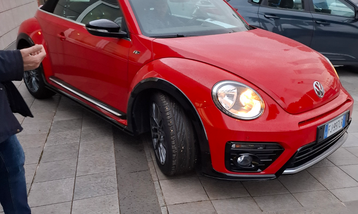 Maggiolino VOLKSWAGEN cabrio R line