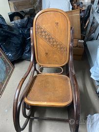 Sedia a dondolo antica thonet