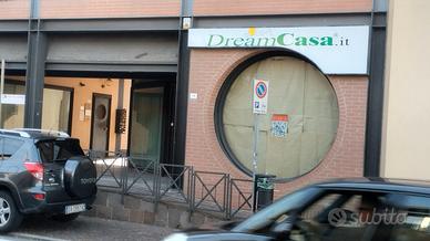 Negozio location pubblicitaria