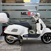 Piaggio Vespa 300 GTS Bianca