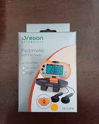 Contapassi OREGON SCIENTIFIC PE316FM con Radio FM