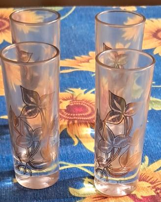 4 bicchierini con disegno fiore nuovi mai usati10€