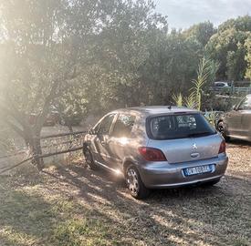 Peugeot 307 hdi 1.6 con gancio traino omologato