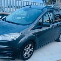 Ford Tourneo Courier 1.5 TDCI 95 CV Titanium